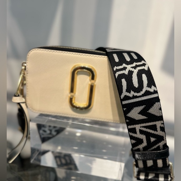 NWT! NEW! Marc Jacobs The Bi-Color Snapshot Cream and Black Crossbody Bag - Picture 4 of 16